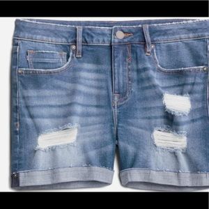 VIGOSS Midrise cuff distress shorts  NWT